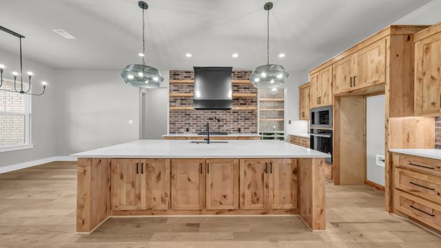 2101 Eagles Ridge Drive, Weatherford, TX 76087