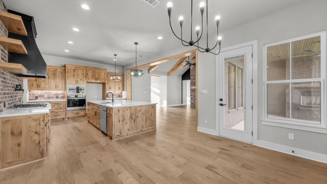 2101 Eagles Ridge Drive, Weatherford, TX 76087