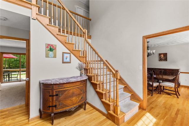 4 Crestwood Drive, Blackstone, MA 01504