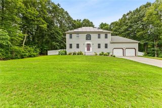 4 Crestwood Drive, Blackstone, MA 01504