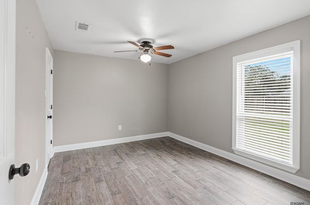 7378 Robinson Dr, Denham Springs, LA 70706