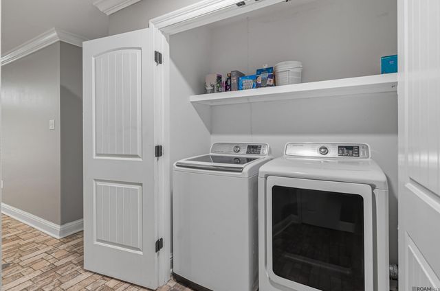 7378 Robinson Dr, Denham Springs, LA 70706