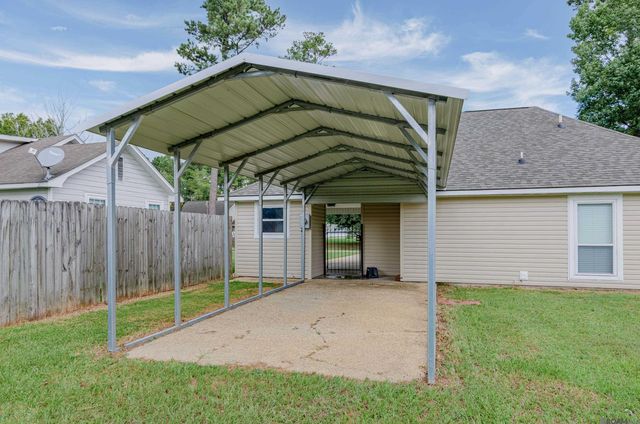 7378 Robinson Dr, Denham Springs, LA 70706