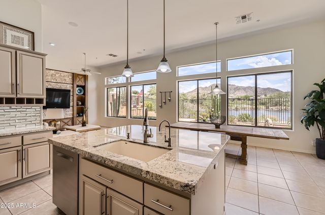 41717 N MOSS SPRINGS Court, Anthem, AZ 85086