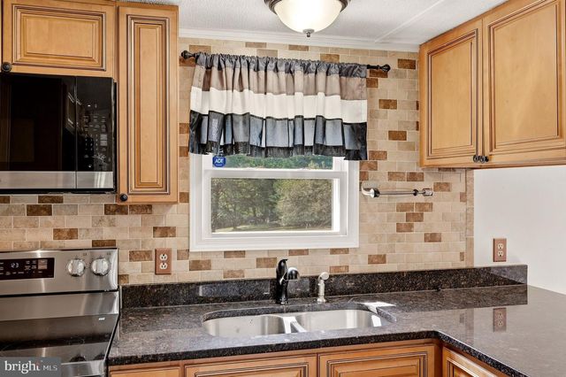 139 RIVER VALLEY VIEW DR, Harpers Ferry, WV 25425