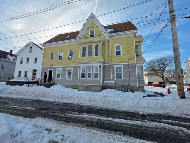 2 Rockland St, New Bedford, MA 02740