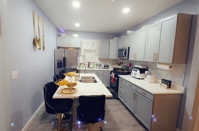 2 Rockland St, New Bedford, MA 02740