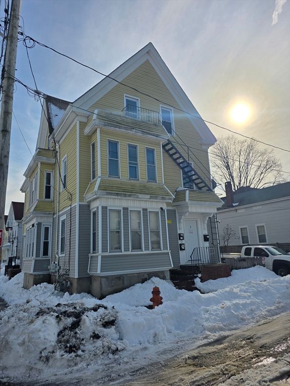 2 Rockland St, New Bedford, MA 02740
