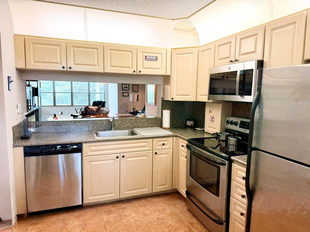 2908 S Carambola Cir Circle S 103, Coconut Creek, FL 33066