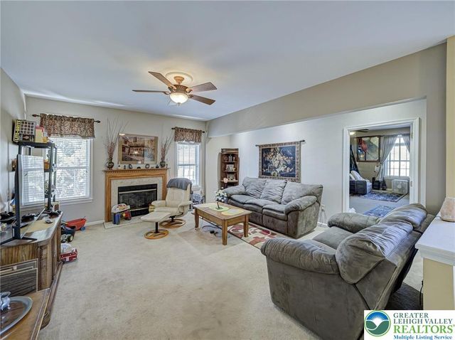 4217 Shadowstone Drive, Forks Twp, PA 18040