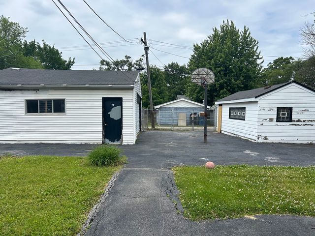 16124 Woodbridge Avenue, Harvey, IL 60426