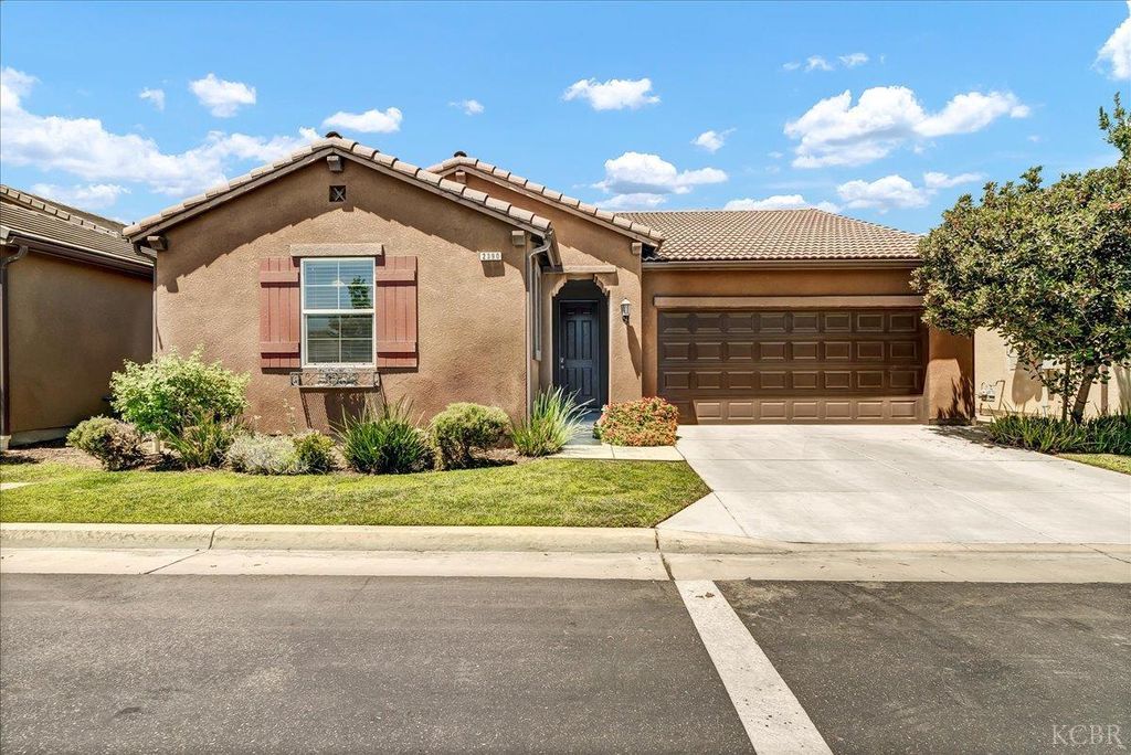 2390 Chardonnay Place, Hanford, CA 93230