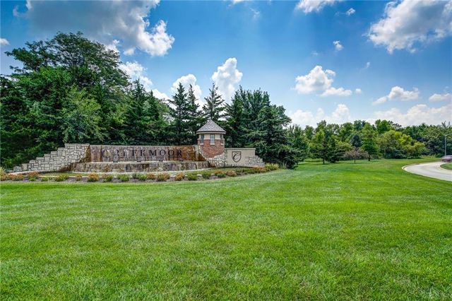 600 Mayfair Court, Raymore, MO 64083