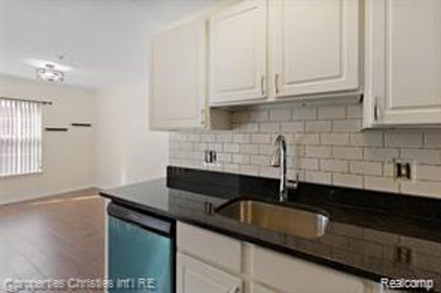 1830 Campau Farms Circle 123, Detroit, MI 48207