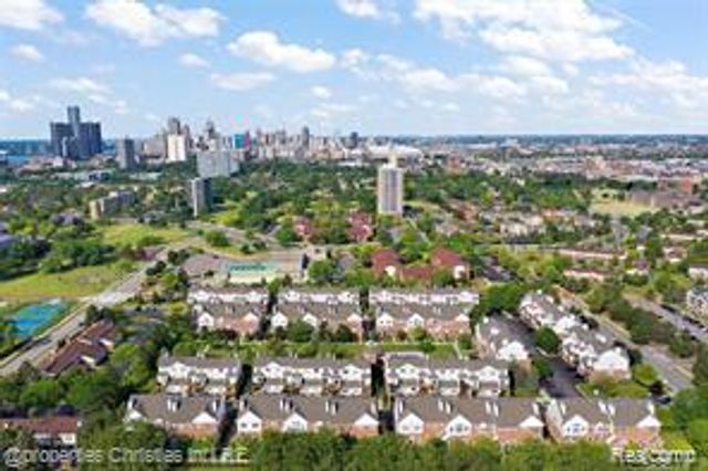 1830 Campau Farms Circle 123, Detroit, MI 48207