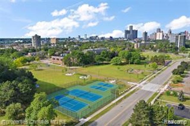 1830 Campau Farms Circle 123, Detroit, MI 48207