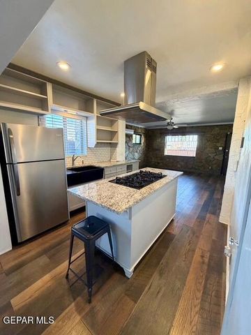 4018 SACRAMENTO Avenue, El Paso, TX 79930