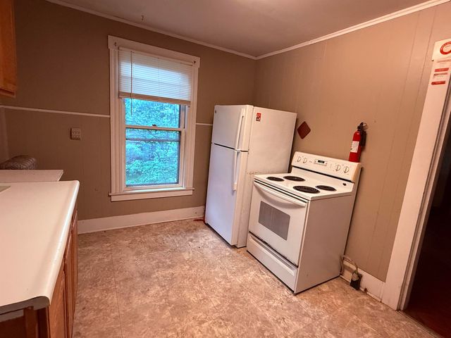 50 Oak Grove Avenue, Brattleboro, VT 05301