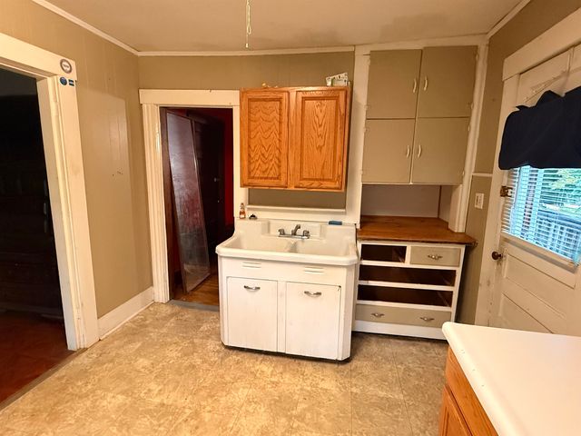 50 Oak Grove Avenue, Brattleboro, VT 05301