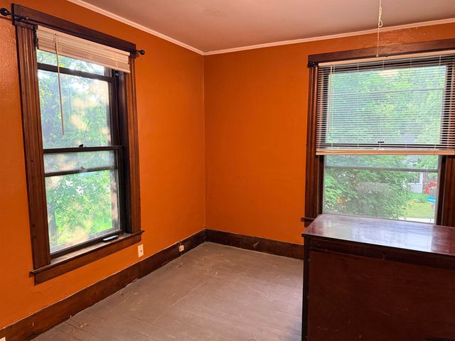 50 Oak Grove Avenue, Brattleboro, VT 05301