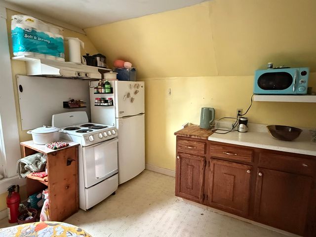 50 Oak Grove Avenue, Brattleboro, VT 05301