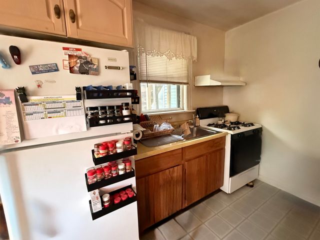 50 Oak Grove Avenue, Brattleboro, VT 05301
