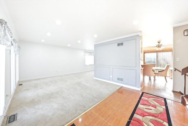 1200 Jacqueline Drive, Crete, IL 60417