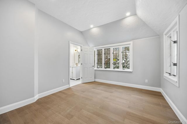 2 Wynmor Road, Scarsdale, NY 10583