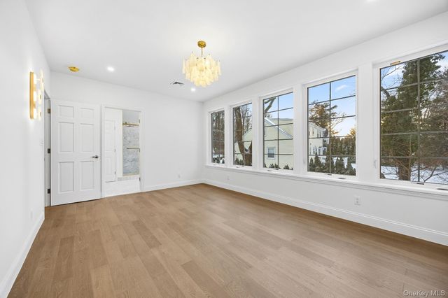 2 Wynmor Road, Scarsdale, NY 10583