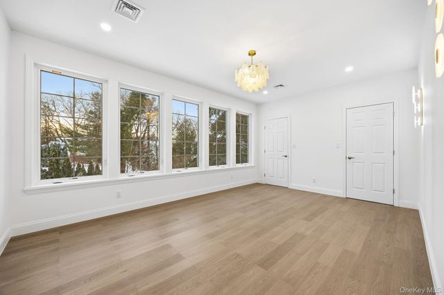 2 Wynmor Road, Scarsdale, NY 10583