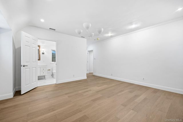 2 Wynmor Road, Scarsdale, NY 10583