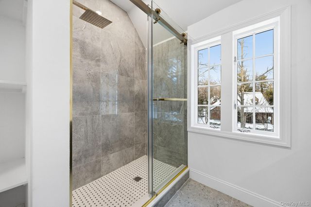 2 Wynmor Road, Scarsdale, NY 10583