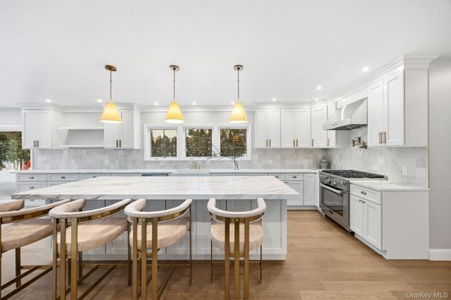 2 Wynmor Road, Scarsdale, NY 10583