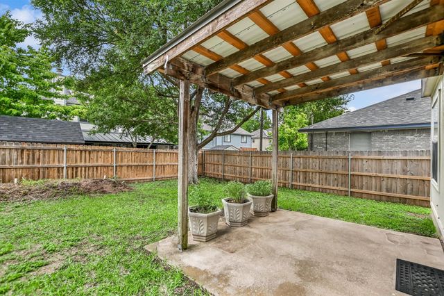 903 Creekmont DR, Round Rock, TX 78681