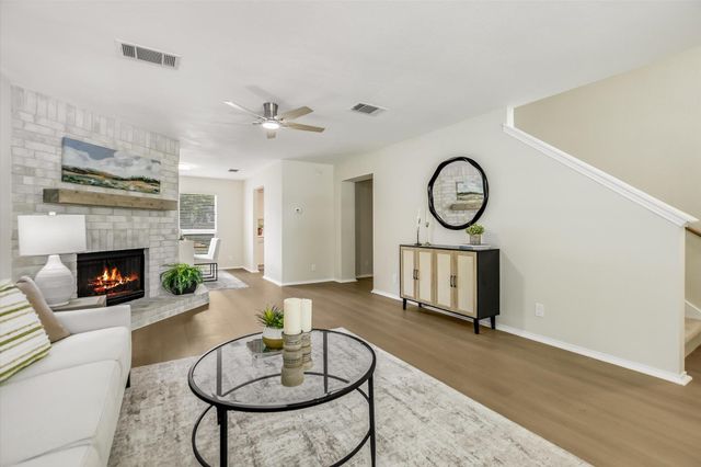 903 Creekmont DR, Round Rock, TX 78681