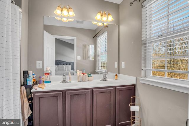 250 COUNTRY RIDGE DR, Red Lion, PA 17356