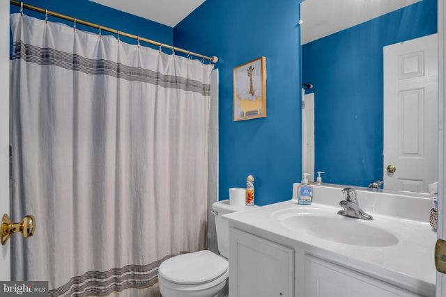 250 COUNTRY RIDGE DR, Red Lion, PA 17356