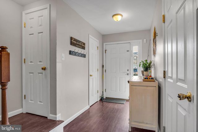 250 COUNTRY RIDGE DR, Red Lion, PA 17356