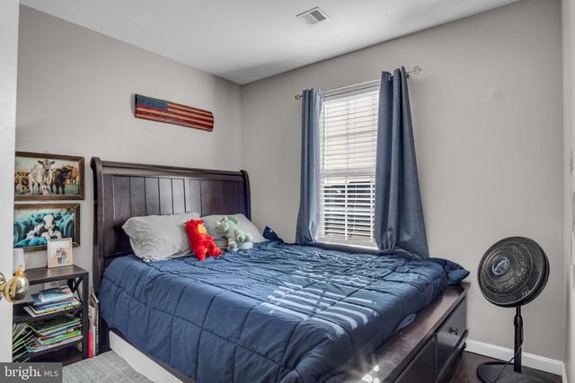 250 COUNTRY RIDGE DR, Red Lion, PA 17356