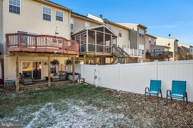 250 COUNTRY RIDGE DR, Red Lion, PA 17356