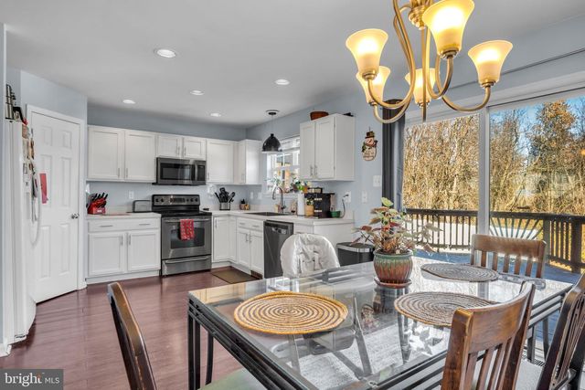 250 COUNTRY RIDGE DR, Red Lion, PA 17356