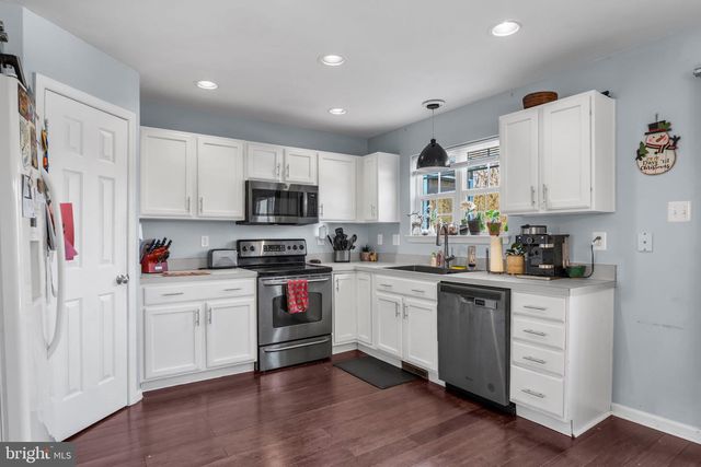 250 COUNTRY RIDGE DR, Red Lion, PA 17356