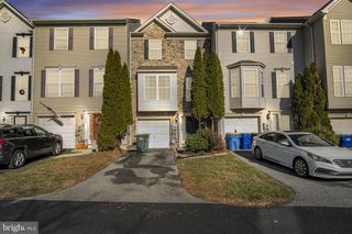 250 COUNTRY RIDGE DR, Red Lion, PA 17356