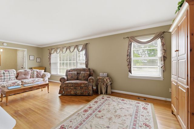 194 Hickory Dr, Manchester, TN 37355