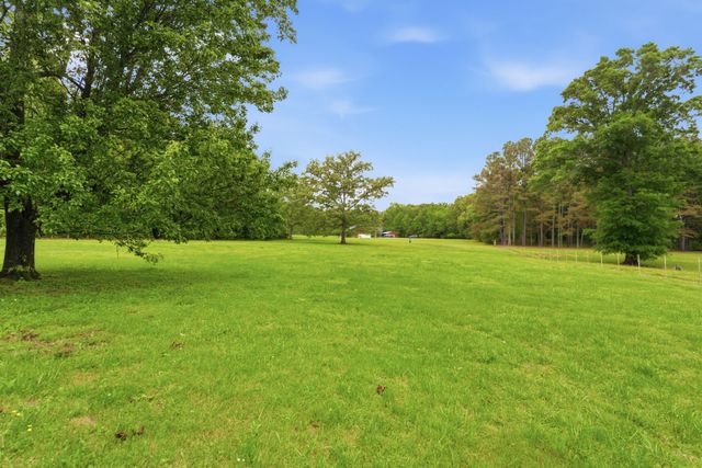 194 Hickory Dr, Manchester, TN 37355