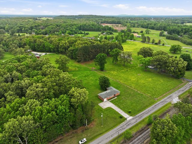 194 Hickory Dr, Manchester, TN 37355