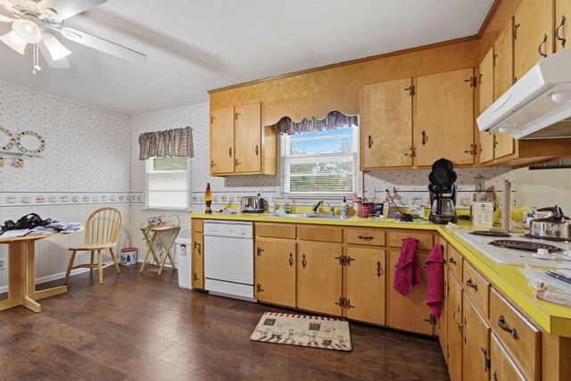 194 Hickory Dr, Manchester, TN 37355