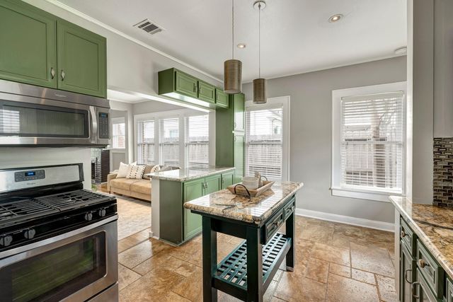 721 E 16th Street, Houston, TX 77008