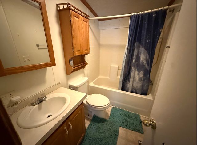 3404 OLD PLANK Road, Park City, IL 60085