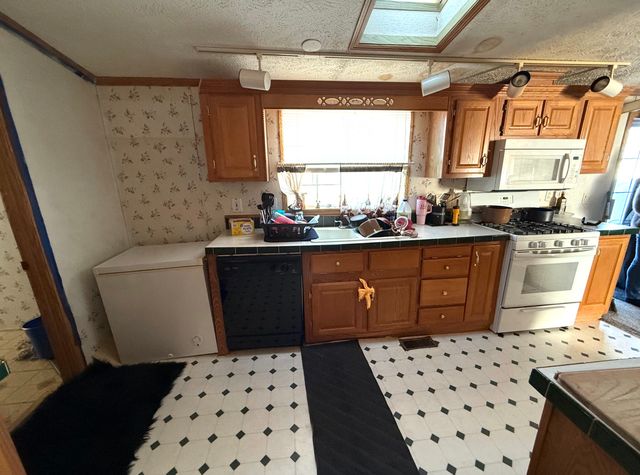 3404 OLD PLANK Road, Park City, IL 60085